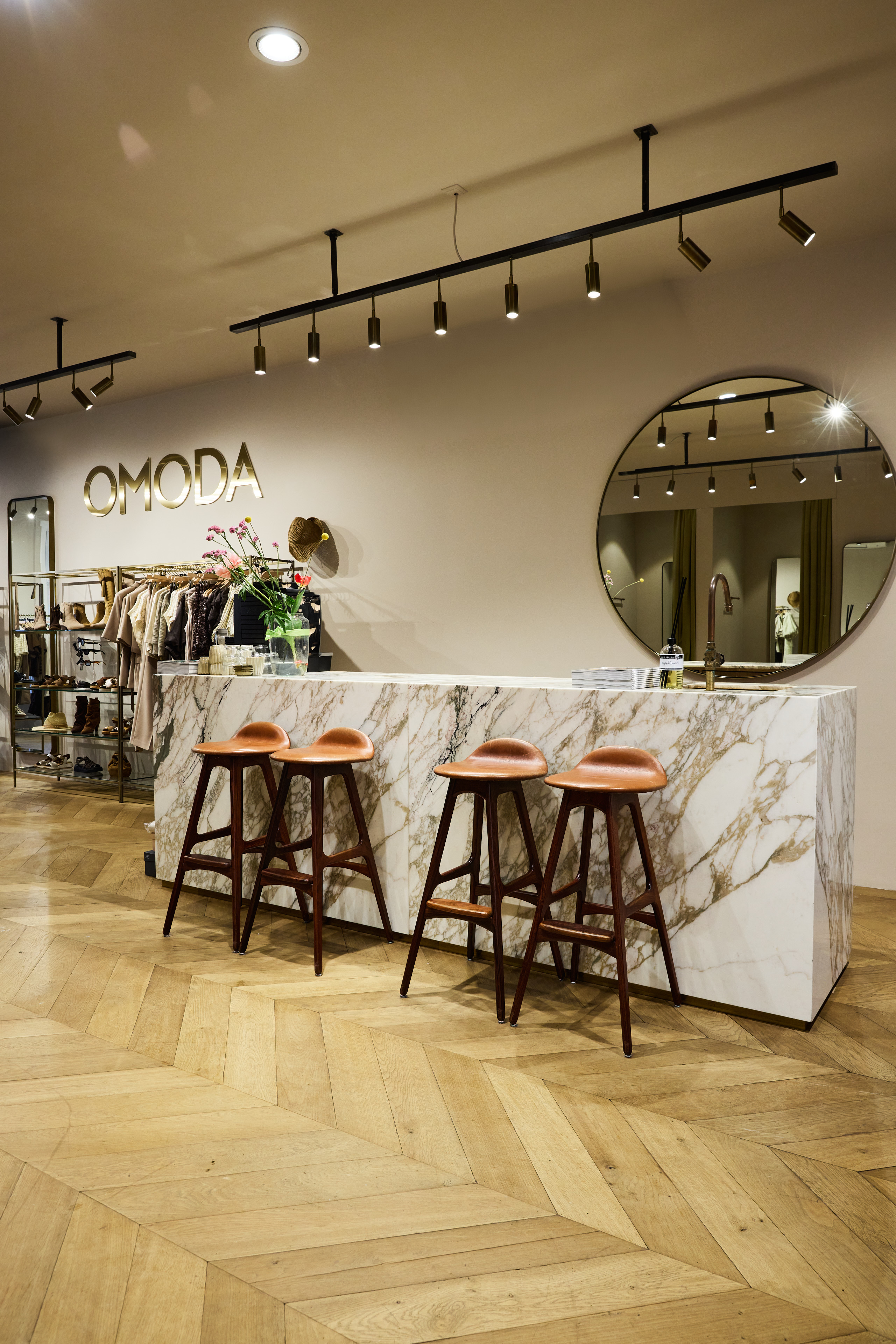 Store image 4